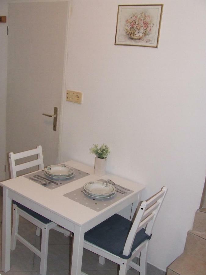 Villa Kuca Za Odmor Matko House Matko à Pag Town Extérieur photo
