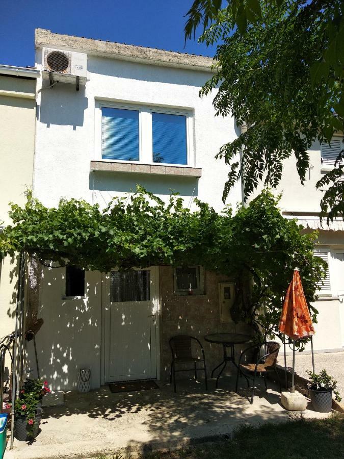 Villa Kuca Za Odmor Matko House Matko à Pag Town Extérieur photo